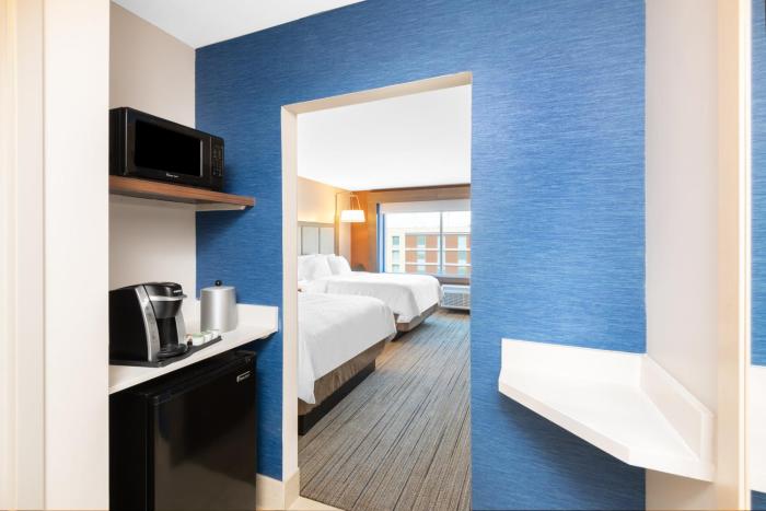 holiday inn express and suites phoenix airport no