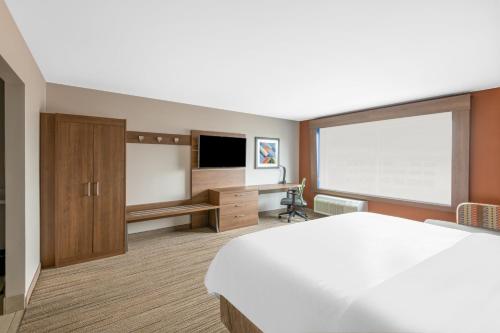 holiday inn express and suites phoenix airport no