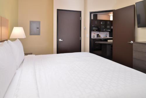 candlewood suites austin airport an ihg hotel