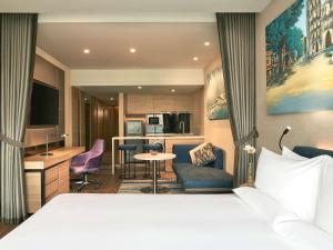 novotel hanoi thai ha