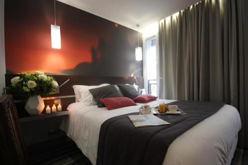 hotel lumieres montmartre paris