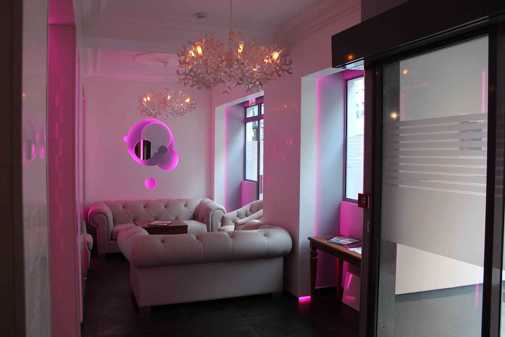 hotel lumieres montmartre paris