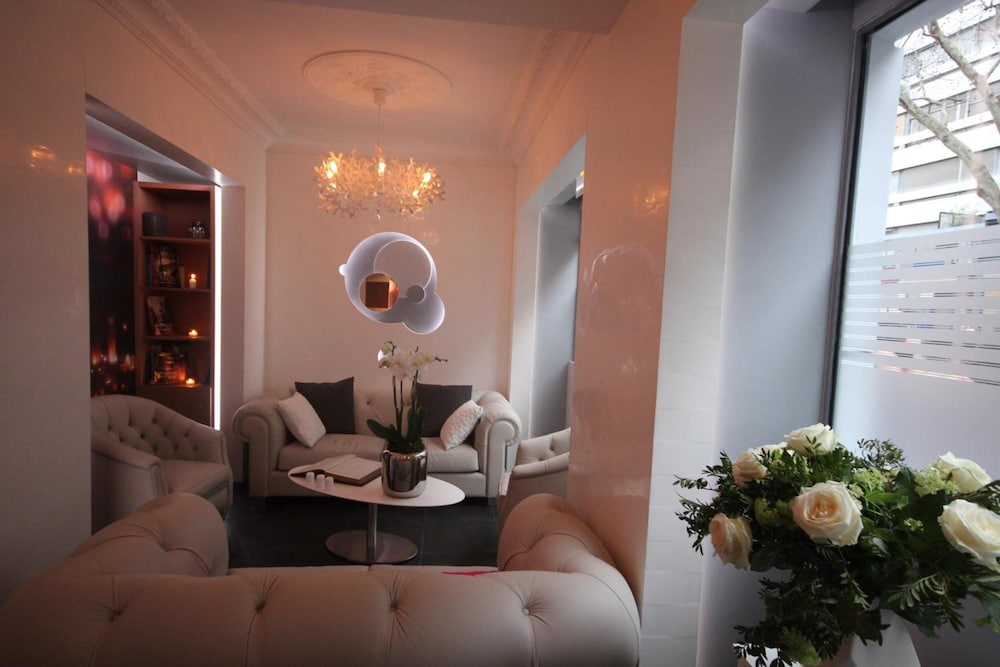 hotel lumieres montmartre paris