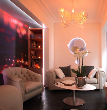 hotel lumieres montmartre paris