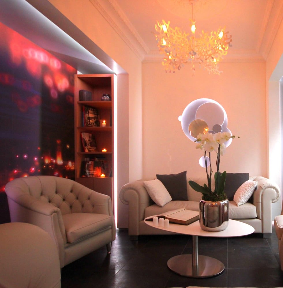 hotel lumieres montmartre paris