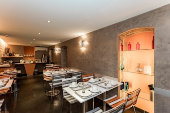 hotel lumieres montmartre paris