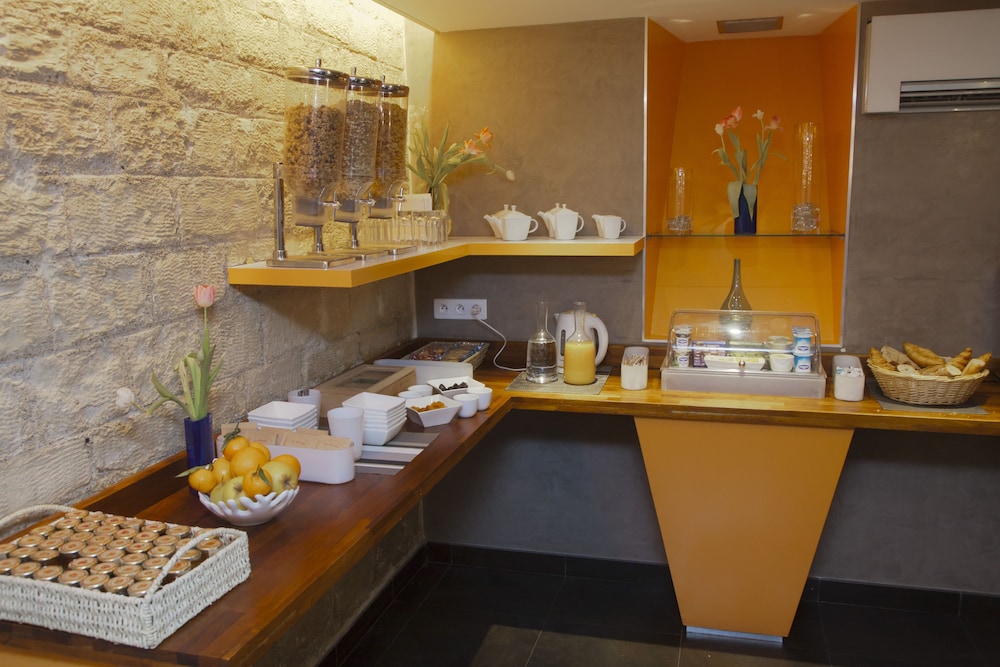 hotel lumieres montmartre paris