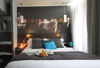 hotel lumieres montmartre paris