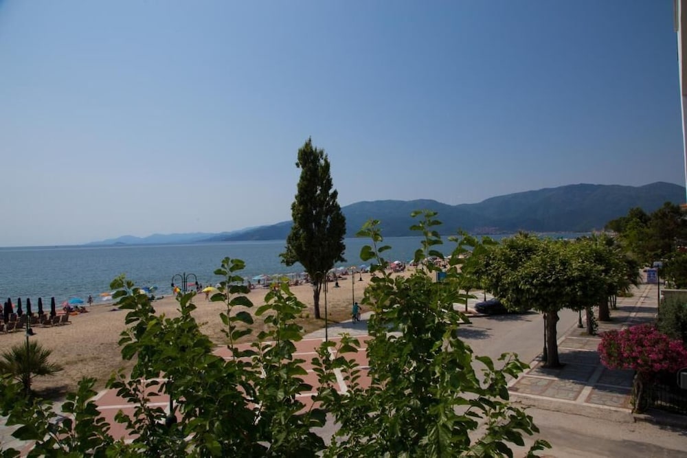 amalia rooms sea view