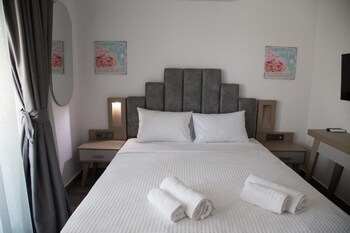 amalia rooms sea view