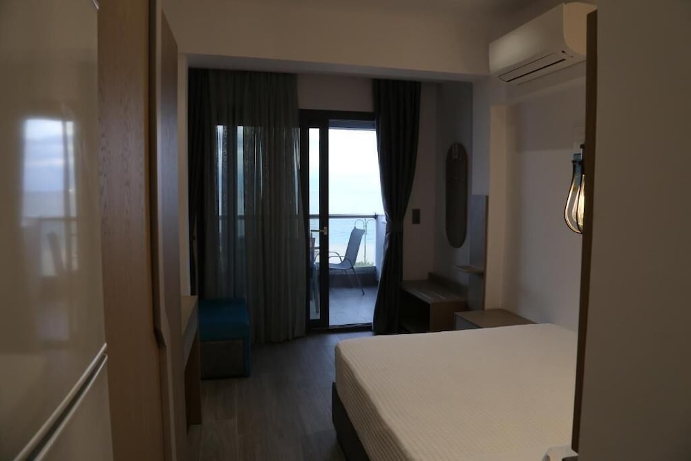 amalia rooms sea view