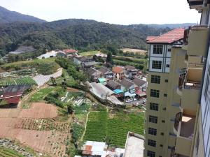 cameron pasar malam apartment at crown imperial court