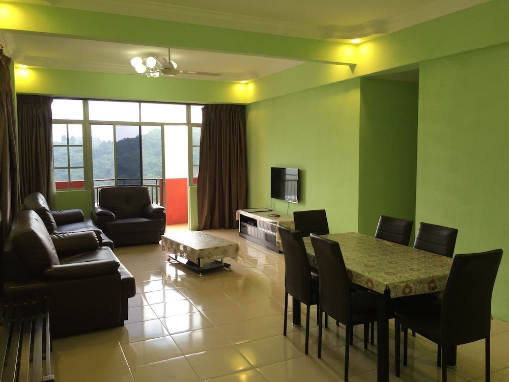 cameron pasar malam apartment at crown imperial court