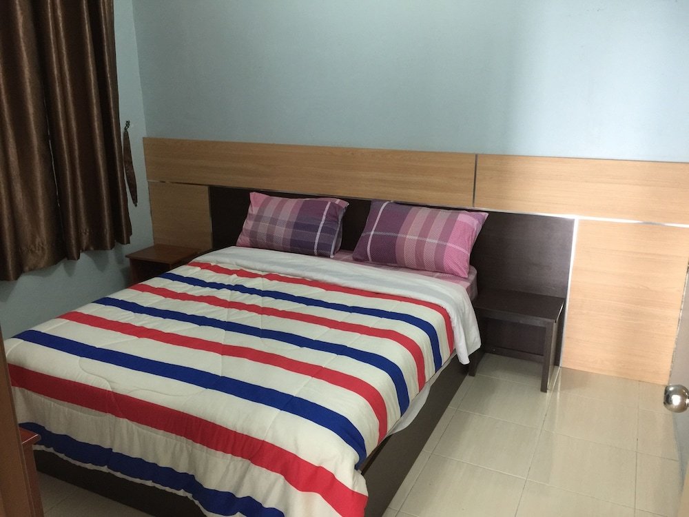 cameron pasar malam apartment at crown imperial court