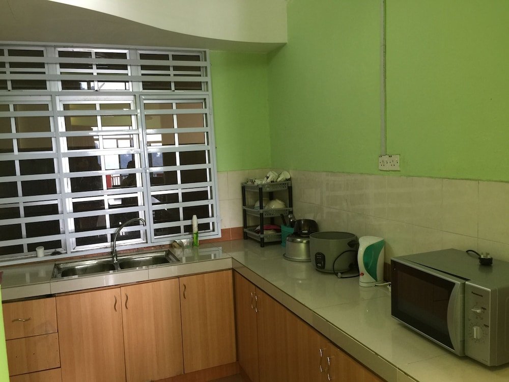 cameron pasar malam apartment at crown imperial court