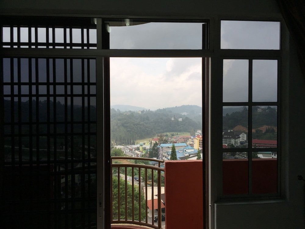 cameron pasar malam apartment at crown imperial court
