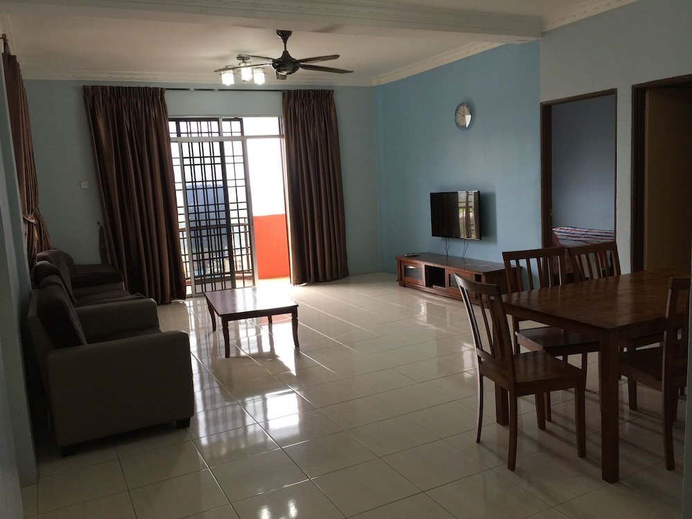 cameron pasar malam apartment at crown imperial court