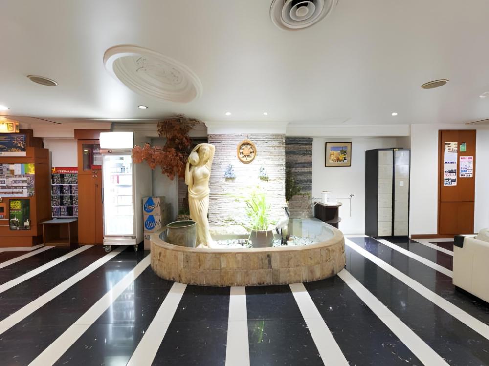 hotel chinatown 2