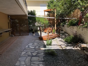 rodos backpackers