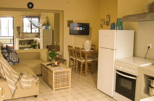 rodos backpackers