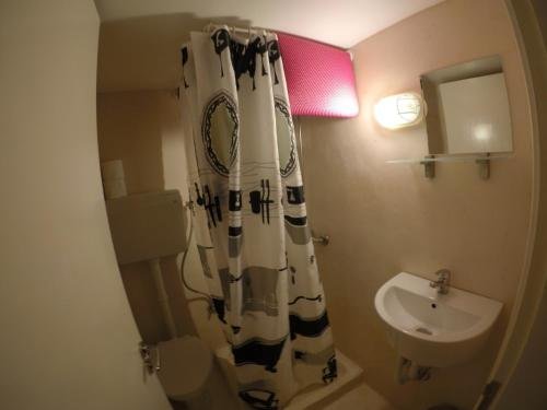 rodos backpackers
