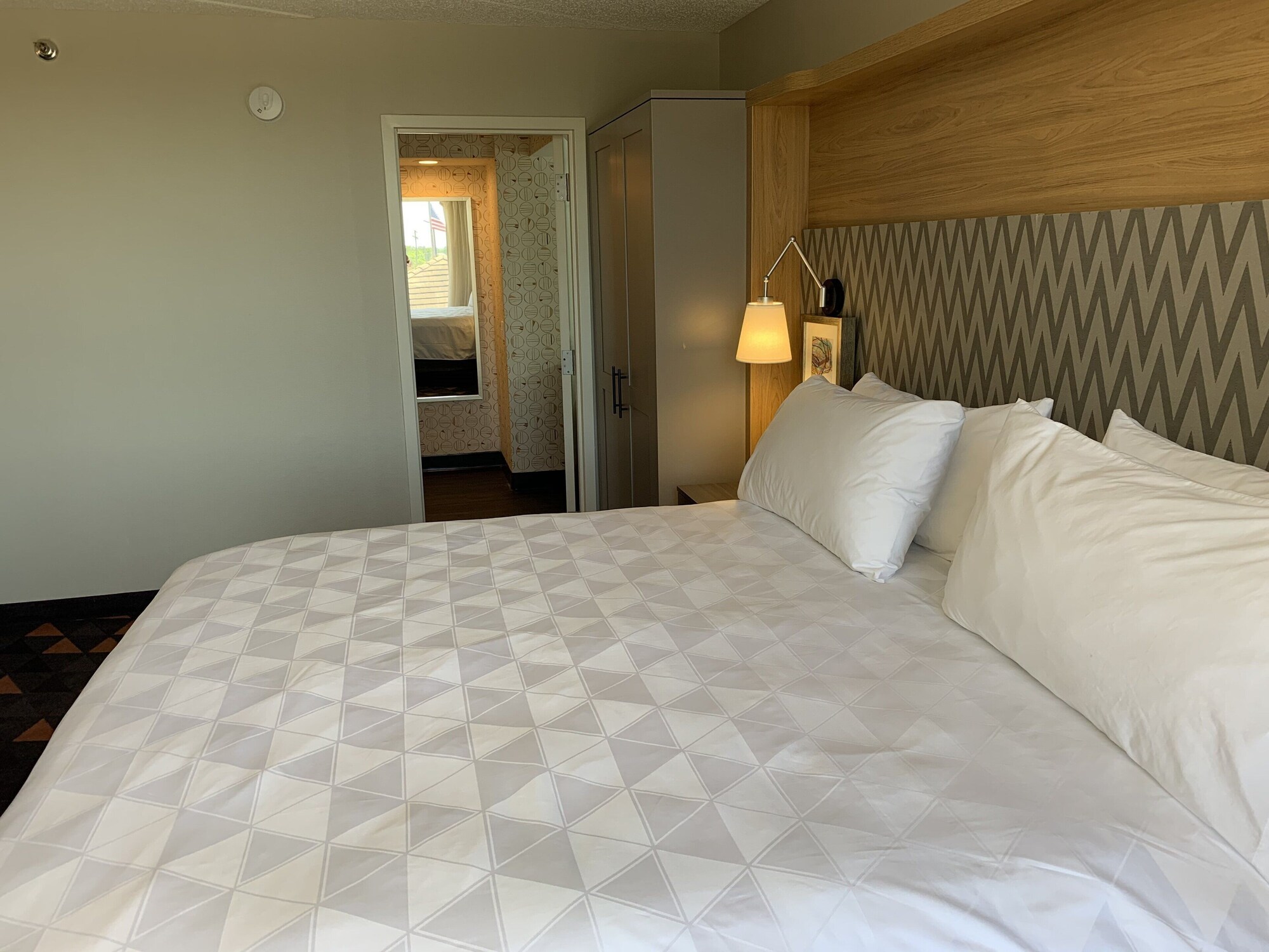 holiday inn chicago nw crystal lk conv ctr by ihg