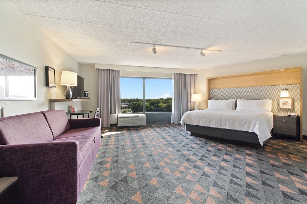 holiday inn chicago nw crystal lk conv ctr by ihg