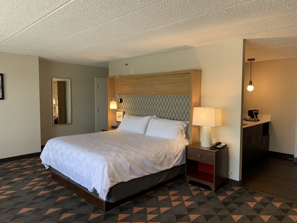 holiday inn chicago nw crystal lk conv ctr by ihg