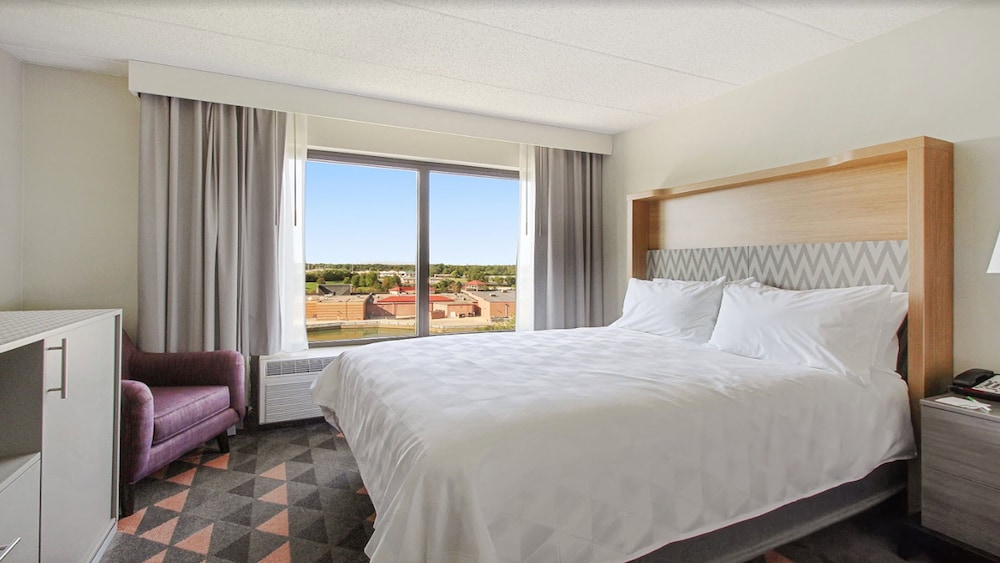 holiday inn chicago nw crystal lk conv ctr by ihg