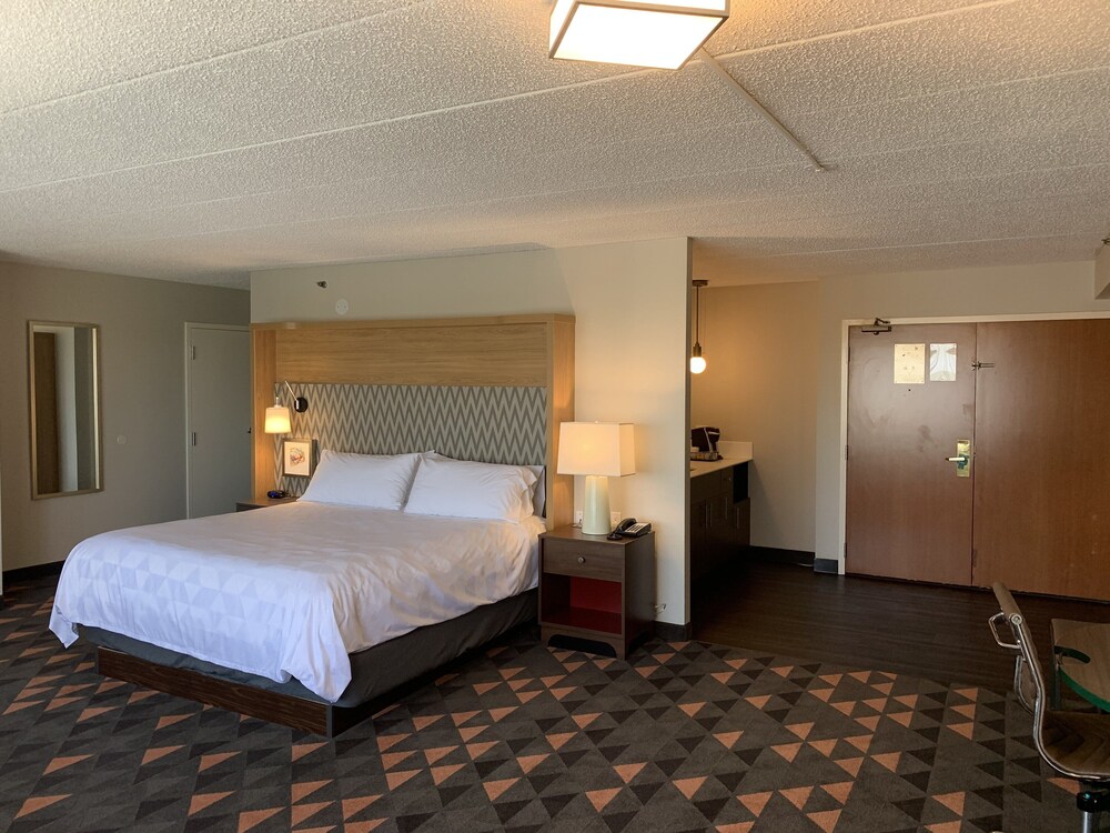 holiday inn chicago nw crystal lk conv ctr by ihg
