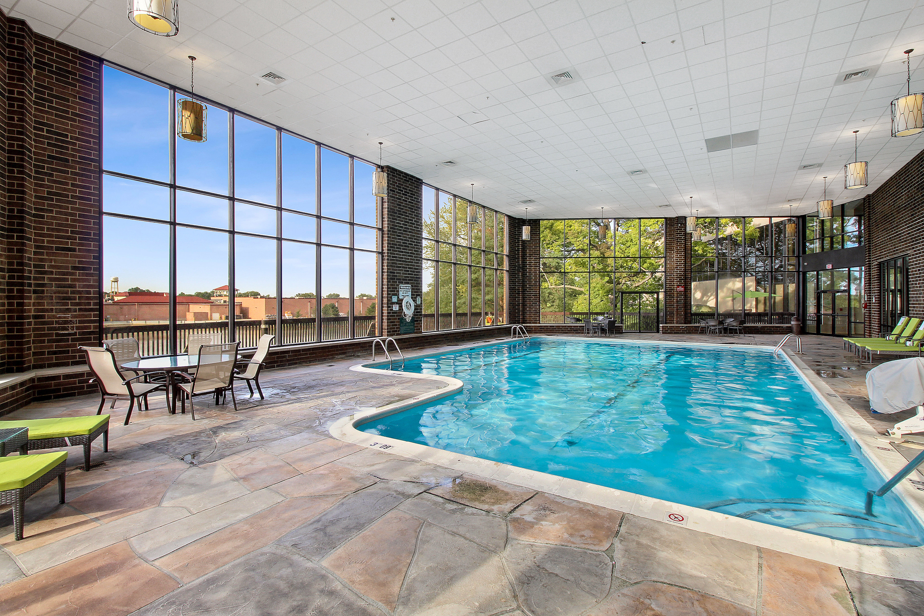 holiday inn chicago nw crystal lk conv ctr by ihg