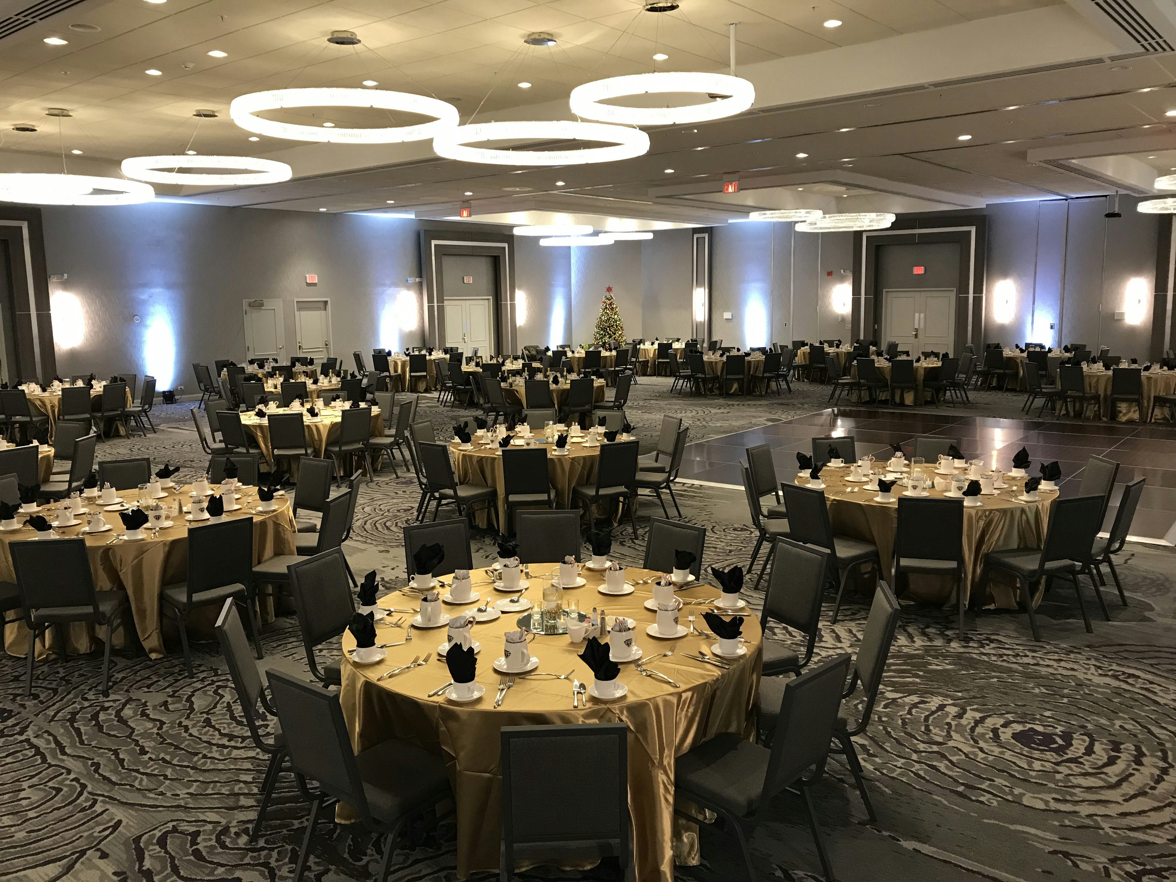 holiday inn chicago nw crystal lk conv ctr by ihg