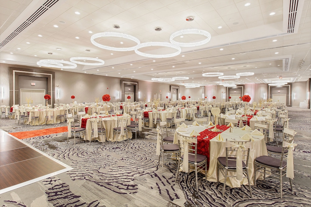 holiday inn chicago nw crystal lk conv ctr by ihg