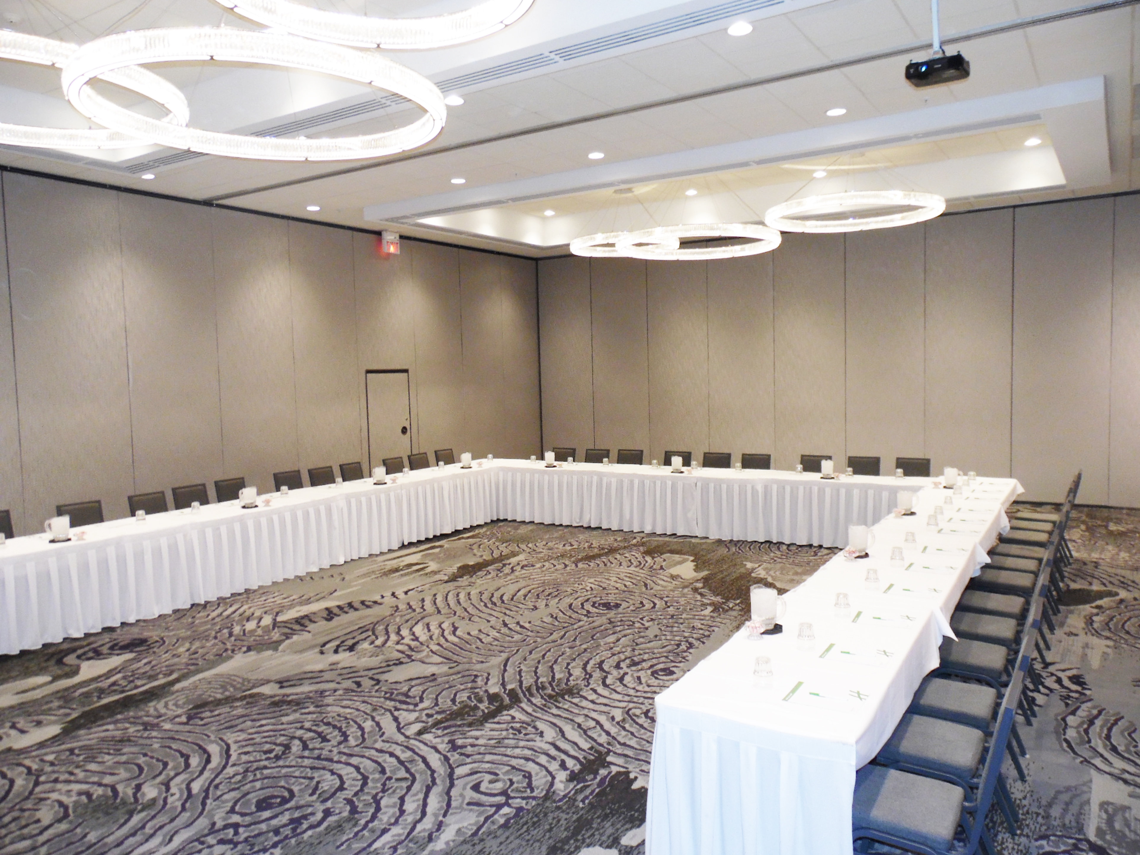 holiday inn chicago nw crystal lk conv ctr by ihg