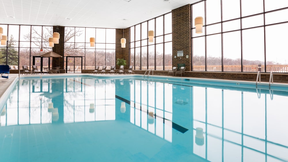 holiday inn chicago nw crystal lk conv ctr by ihg