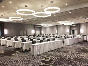 holiday inn chicago nw crystal lk conv ctr by ihg