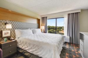 holiday inn chicago nw crystal lk conv ctr by ihg
