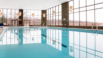 Holiday Inn Chicago Nw Crystal Lk Conv Ctr By Ihg,Chicago>>Cary,3 star