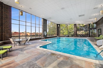 Holiday Inn Chicago Nw Crystal Lk Conv Ctr By Ihg,Chicago>>Cary,3 star