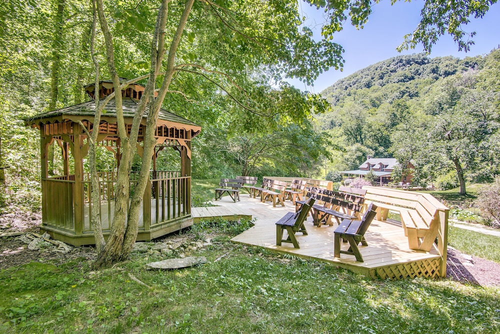 butterfly hollow bandb