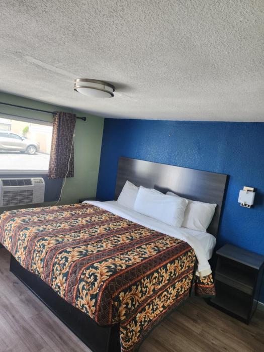 plaza motel
