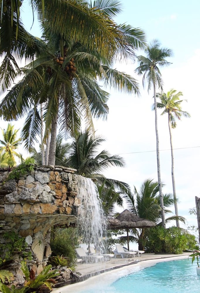 caluwayan palm island resort
