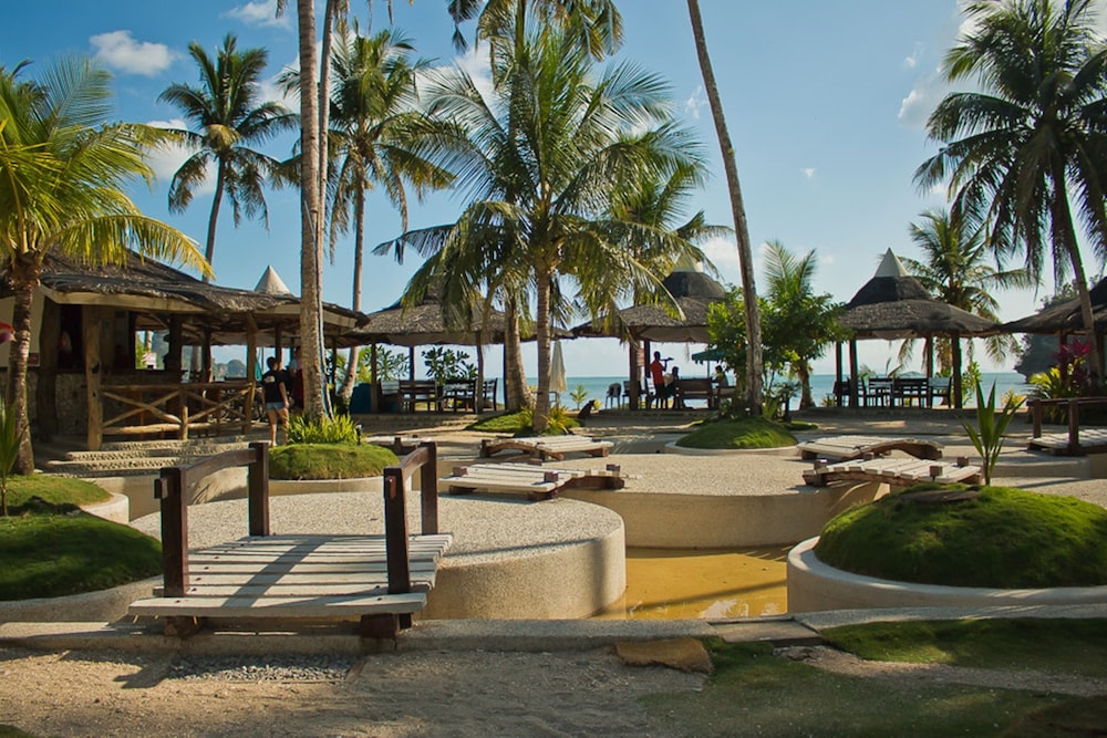 caluwayan palm island resort