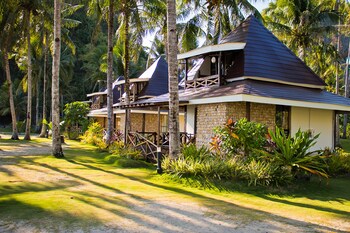 caluwayan palm island resort