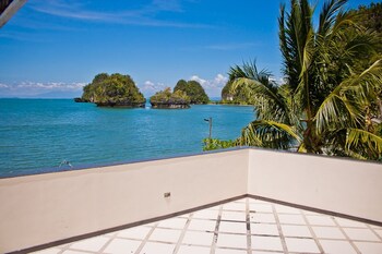 caluwayan palm island resort