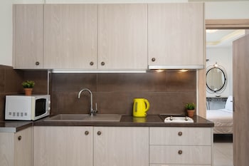 pithos apartments