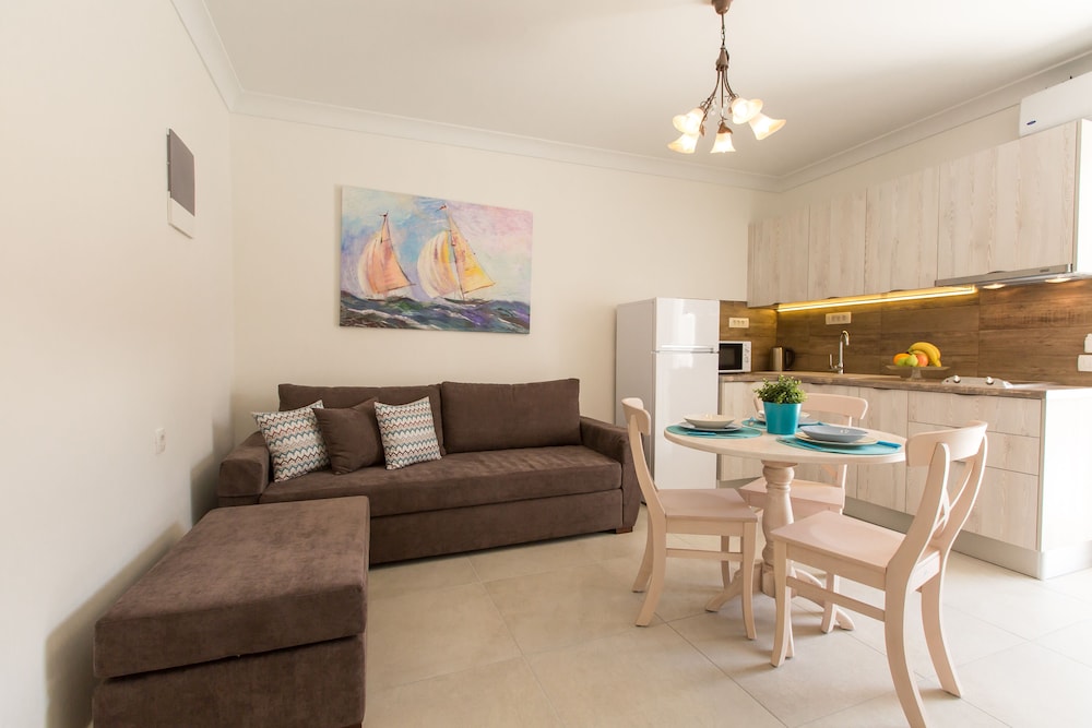 pithos apartments