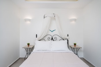 pithos apartments