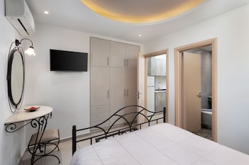 pithos apartments