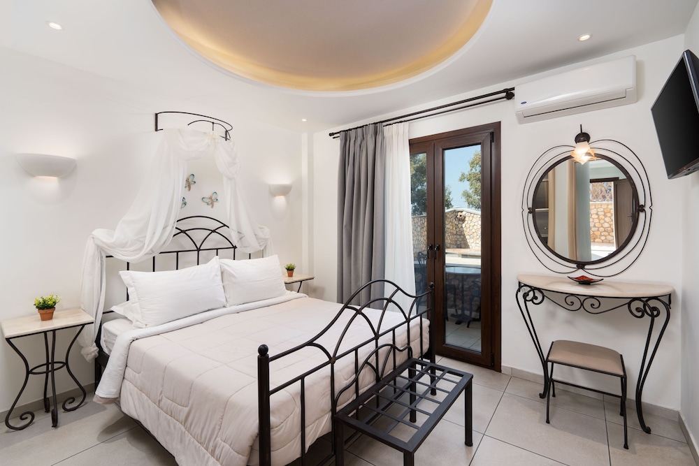 pithos apartments